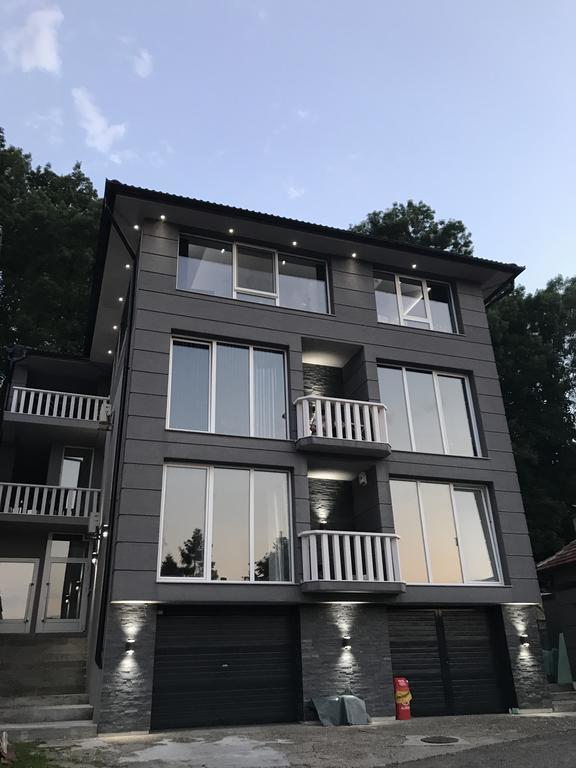 טוזלה Apartment Ajla מראה חיצוני תמונה