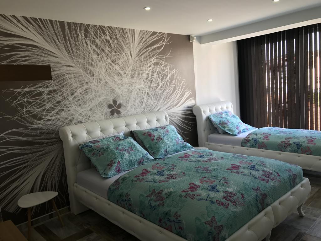 טוזלה Apartment Ajla מראה חיצוני תמונה