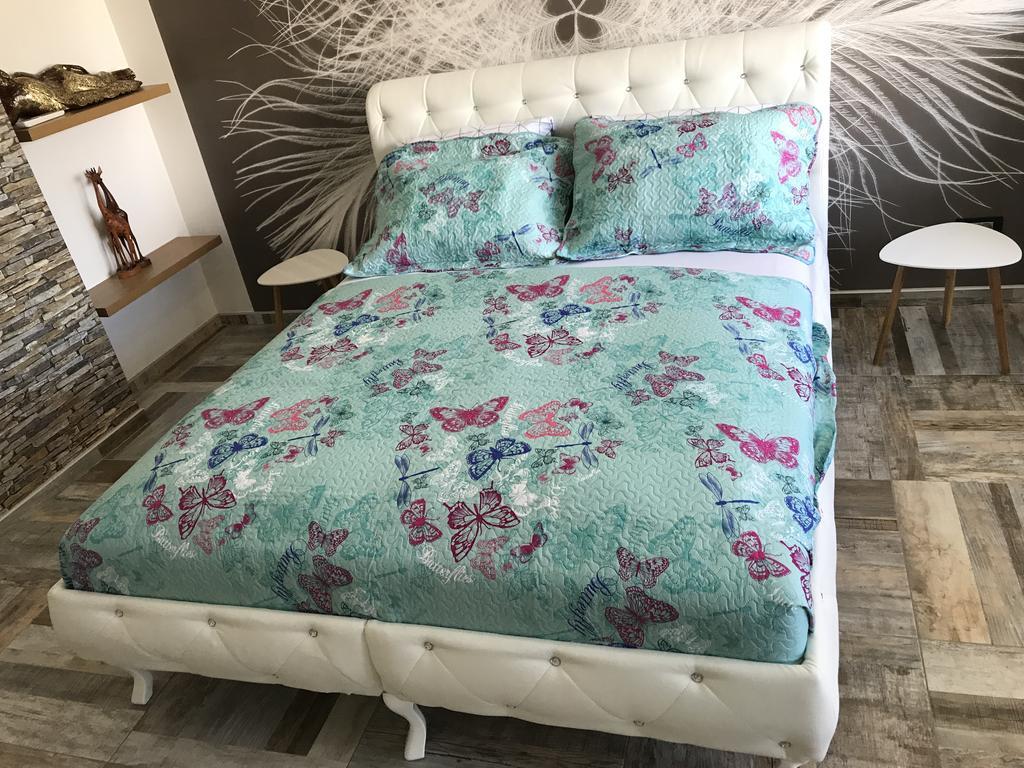 טוזלה Apartment Ajla מראה חיצוני תמונה