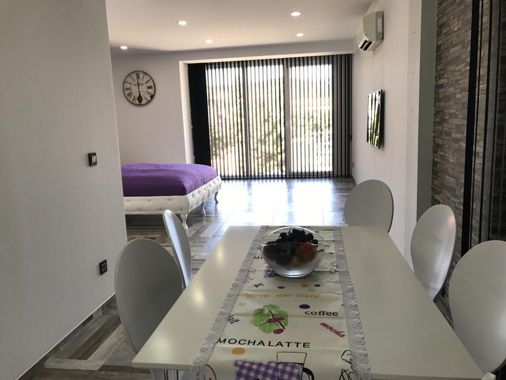 טוזלה Apartment Ajla מראה חיצוני תמונה