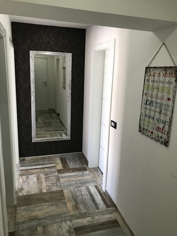 טוזלה Apartment Ajla מראה חיצוני תמונה