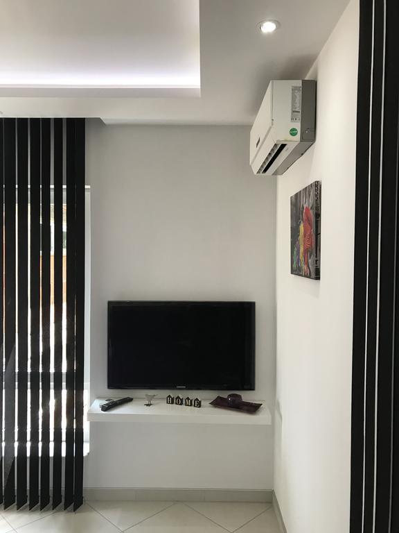 טוזלה Apartment Ajla מראה חיצוני תמונה