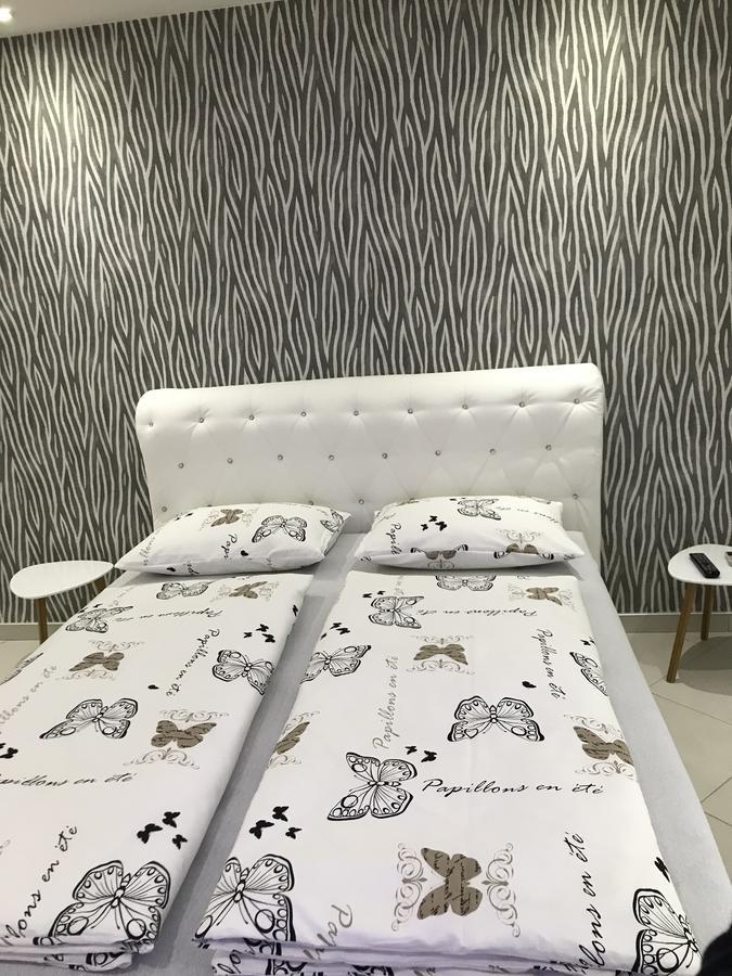 טוזלה Apartment Ajla מראה חיצוני תמונה