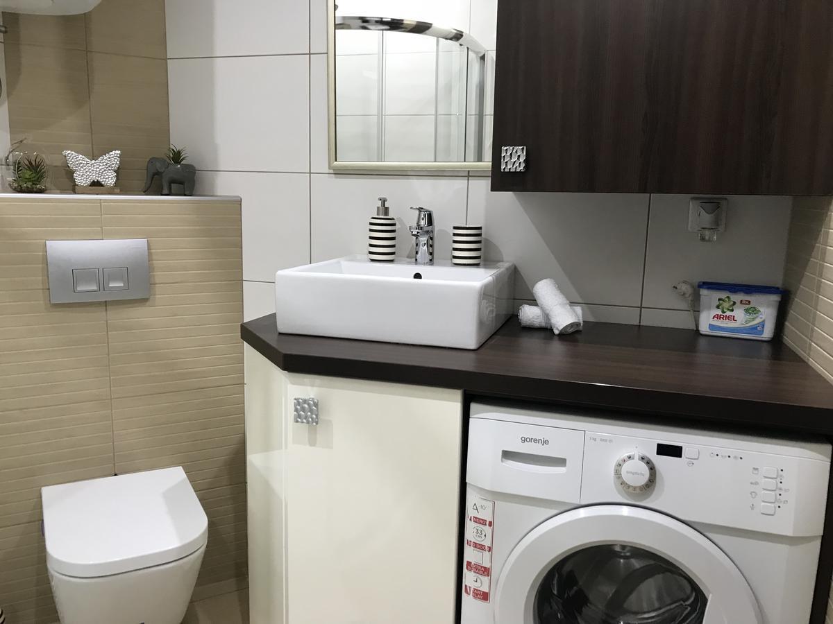 טוזלה Apartment Ajla מראה חיצוני תמונה