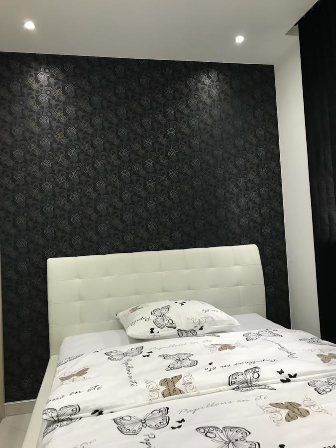 טוזלה Apartment Ajla מראה חיצוני תמונה