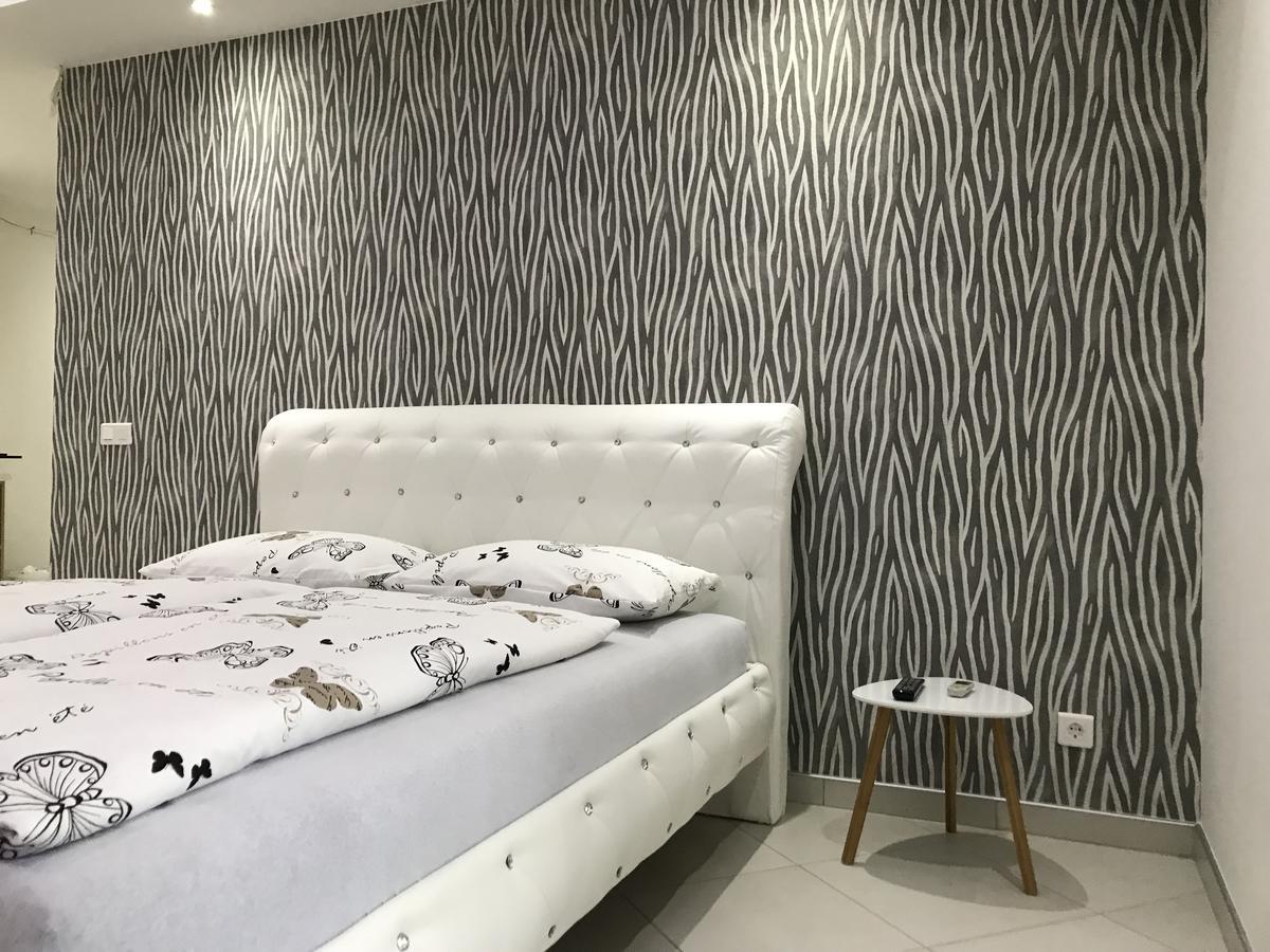 טוזלה Apartment Ajla מראה חיצוני תמונה