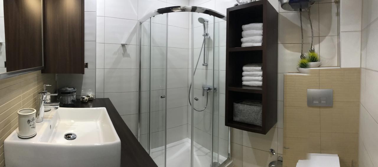 טוזלה Apartment Ajla מראה חיצוני תמונה